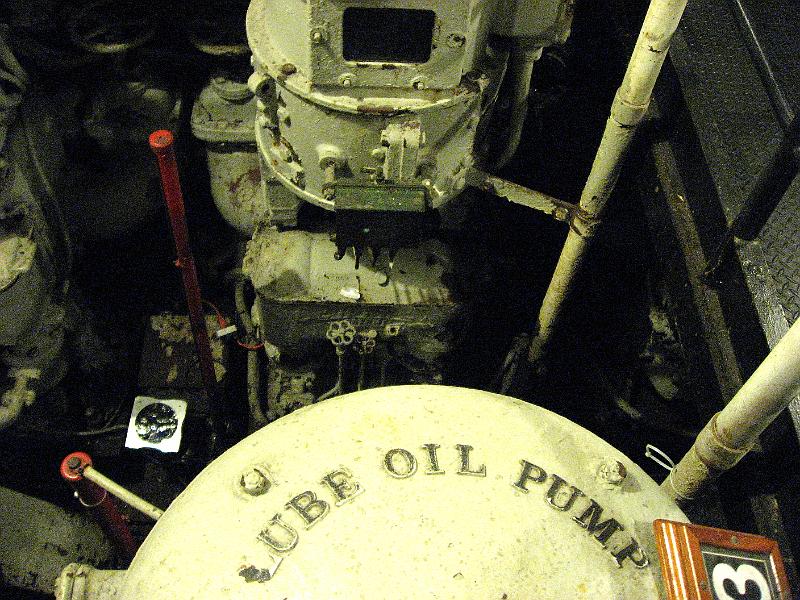 Queen Mary lubricating oil pump.jpg - Queen Mary lubricating oil pump